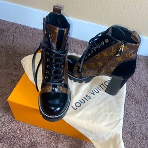 Wore them once for a themed event and have no use for them.